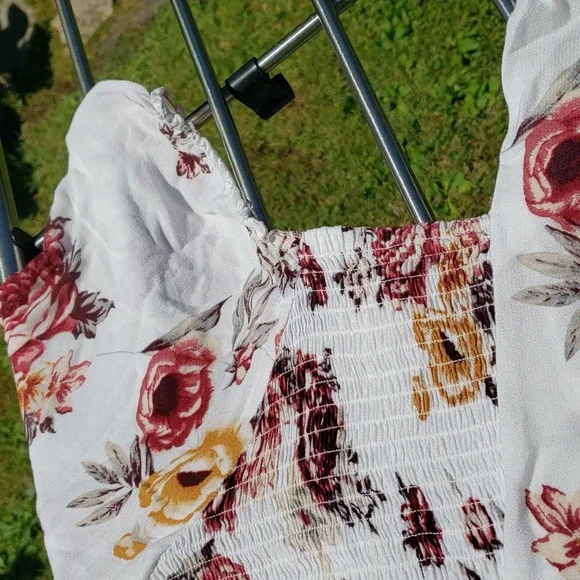 TORRID Ivory rose print DRESS On/Off shoulder, Ruched top. SIZE 1 EUC - Picture 9 of 12